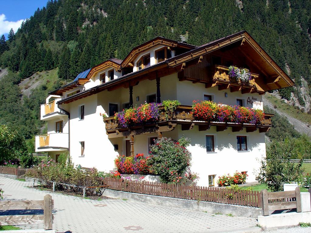 Haus Alpengruss Apartamento Neustift im Stubaital Exterior foto